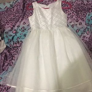 ⭐️⭐️ Like New White Dress⭐️⭐️